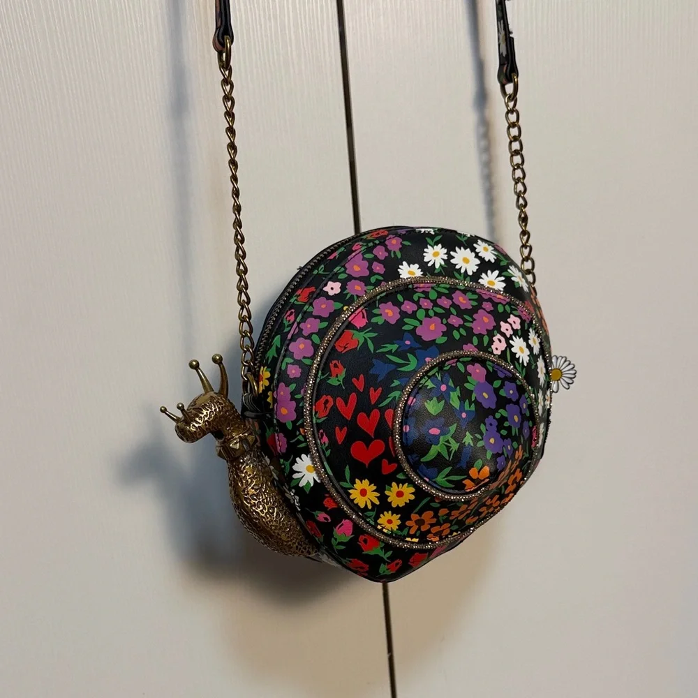 Betsey Johnson Kitsch floral Snailed It snail Crossbody Bag - Picture 5 of 16